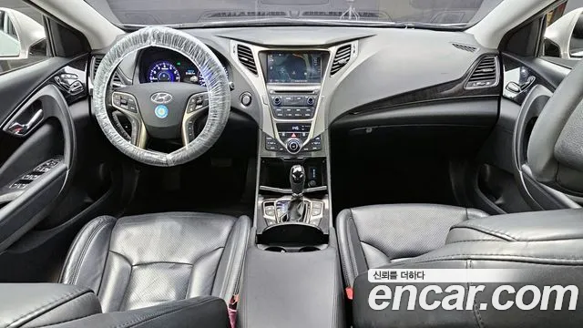 Hyundai Grandeur — интерьер