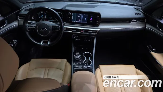 Kia K5 — интерьер
