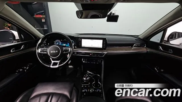 Kia K5 — интерьер
