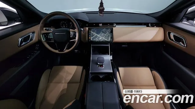 Land Rover Range Rover Velar — интерьер