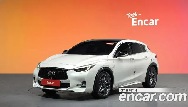 Infiniti Q30