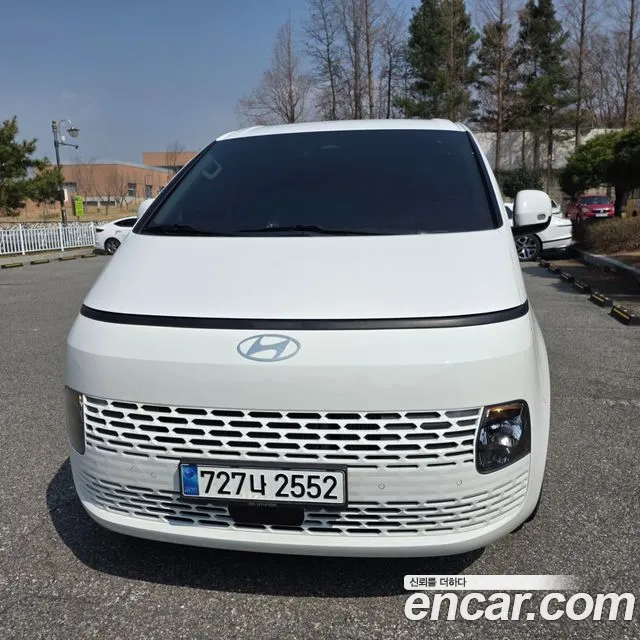 Hyundai Staria