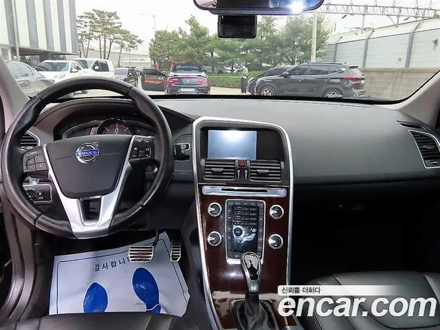 Volvo XC60 — интерьер
