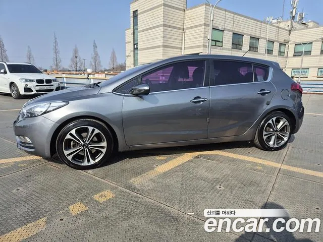 Kia K3 — интерьер