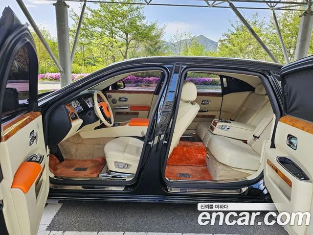 Rolls-Royce Ghost — интерьер