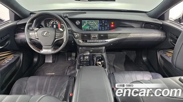 Lexus LS — интерьер