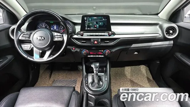Kia K3 — интерьер