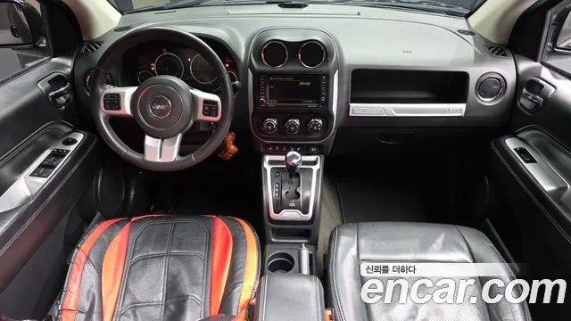 Jeep Compass — интерьер