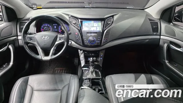 Hyundai i40 — интерьер