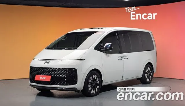 Hyundai Staria