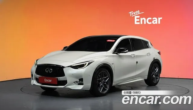 Infiniti Q30