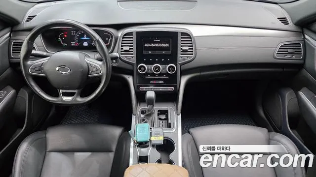 Renault Korea SM6 — интерьер