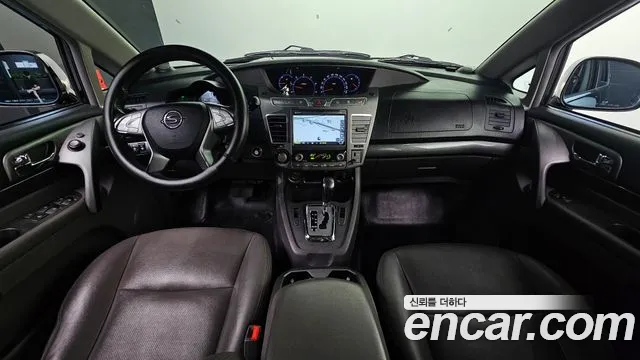 KG Mobility Korando — интерьер