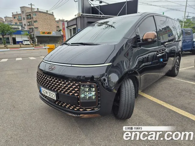 Hyundai Staria