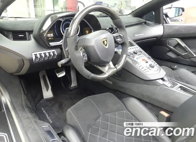 Lamborghini Aventador — интерьер