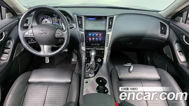 Infiniti Q50 — интерьер