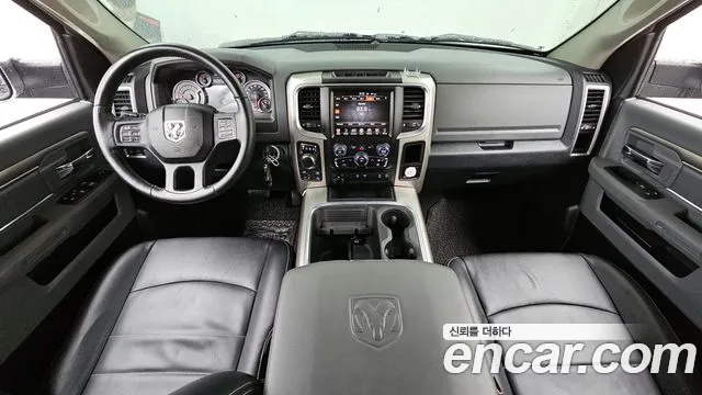 Dodge Ram Pickup — интерьер