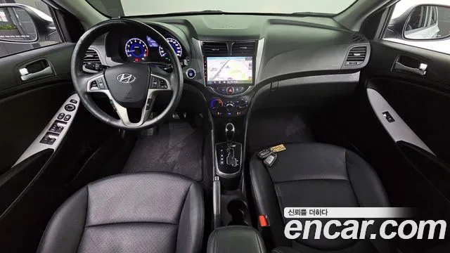 Hyundai Accent — интерьер