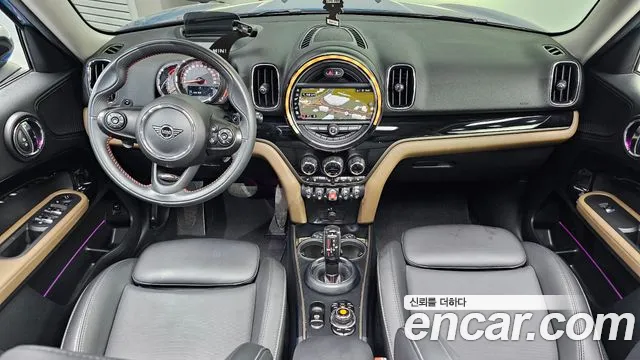 MINI Countryman — интерьер