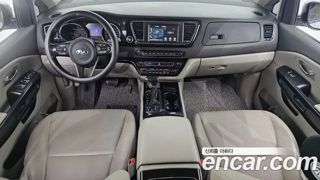 Kia Carnival — интерьер