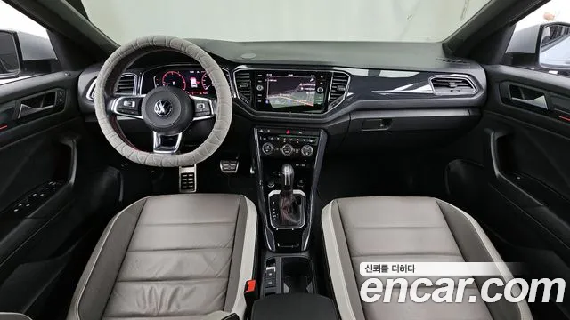 Volkswagen T-Roc — интерьер