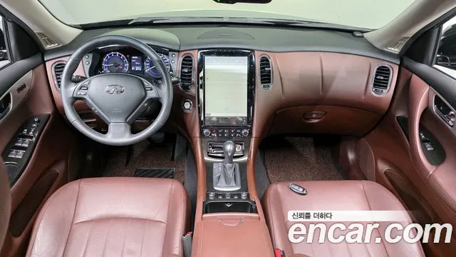 Infiniti QX50 — интерьер