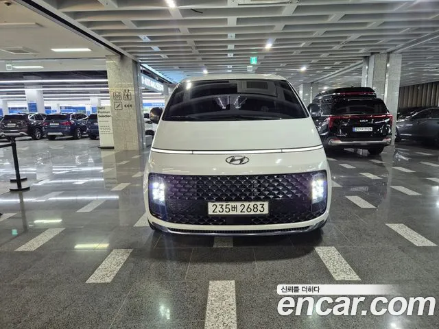 Hyundai Staria