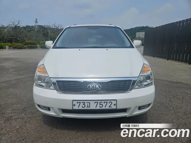 Kia Carnival — экстерьер