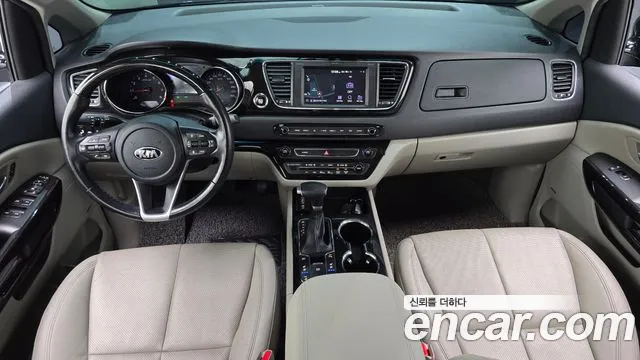 Kia Carnival — интерьер
