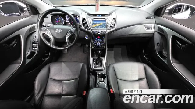 Hyundai Elantra — интерьер