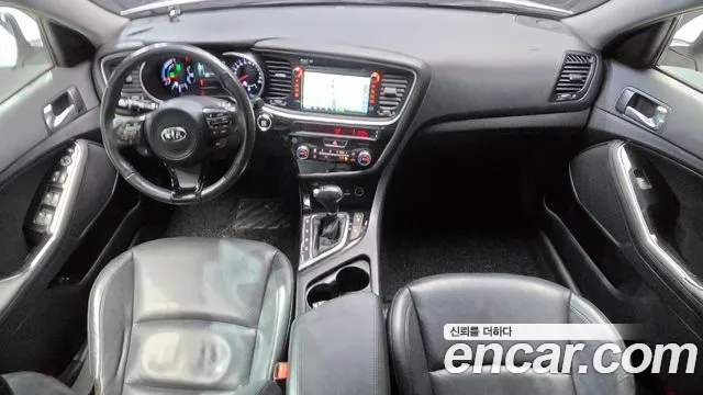 Kia K5 — интерьер