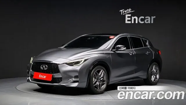 Infiniti Q30