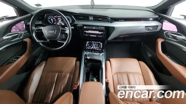 Audi e-tron — интерьер