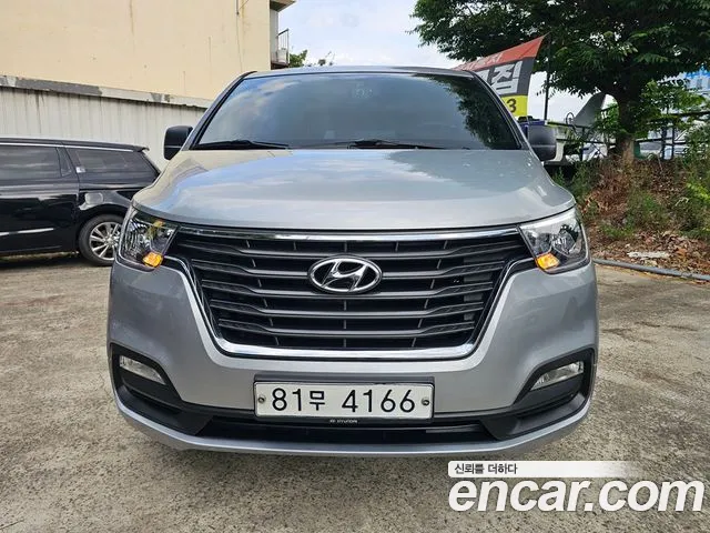 Hyundai Starex