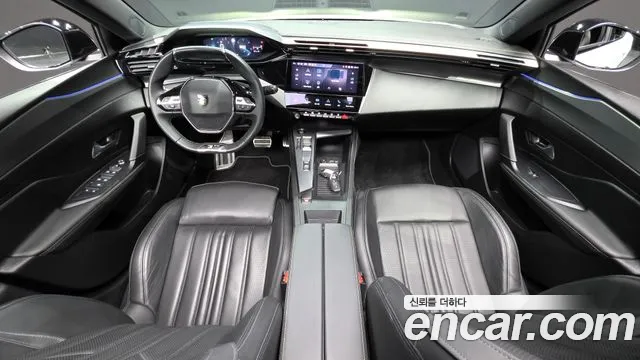 Peugeot 408 — интерьер
