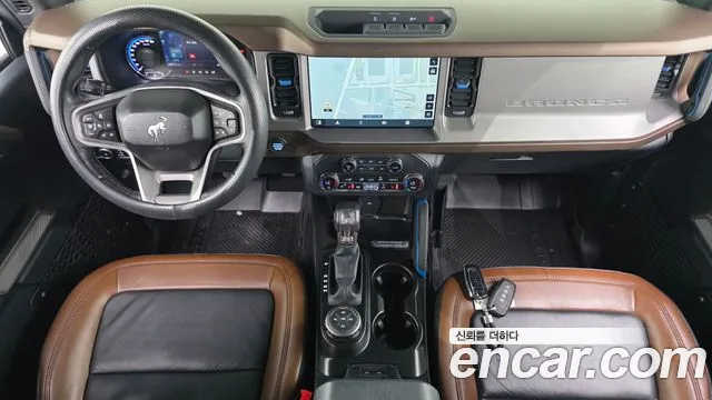 Ford Bronco — интерьер