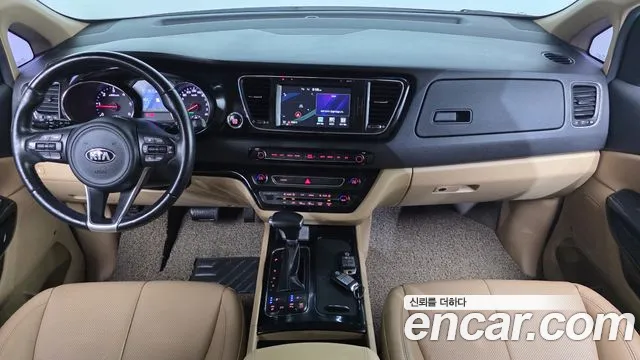 Kia Carnival — интерьер