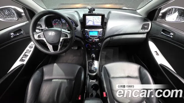Hyundai Accent — интерьер