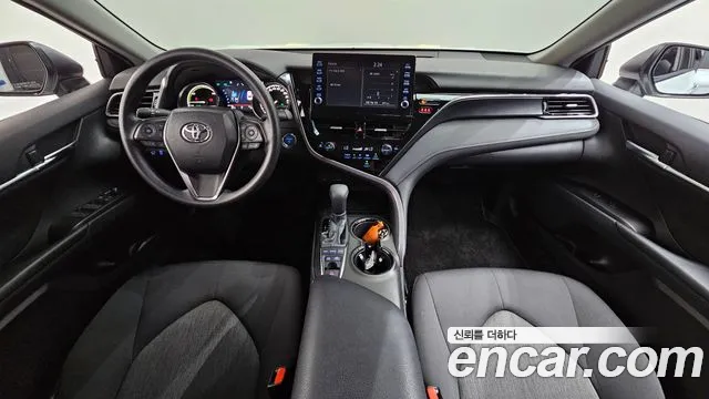 Toyota Camry — интерьер