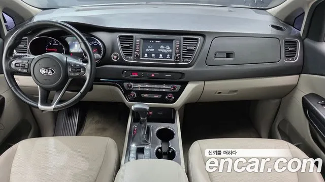 Kia Carnival — интерьер