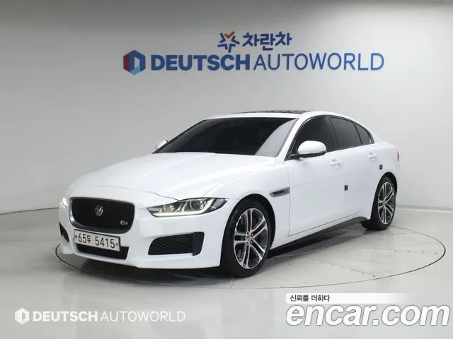 Jaguar XE
