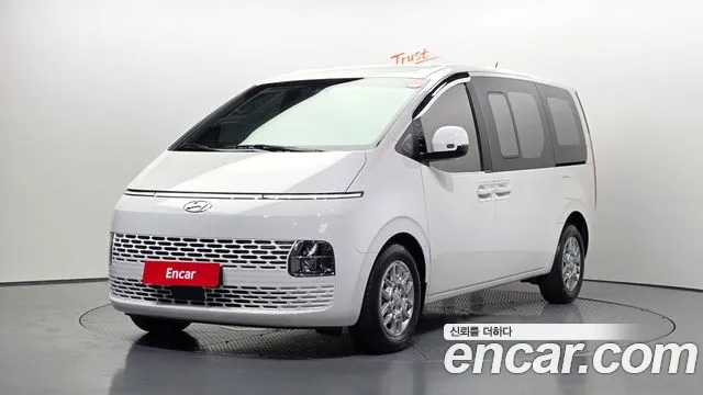 Hyundai Staria