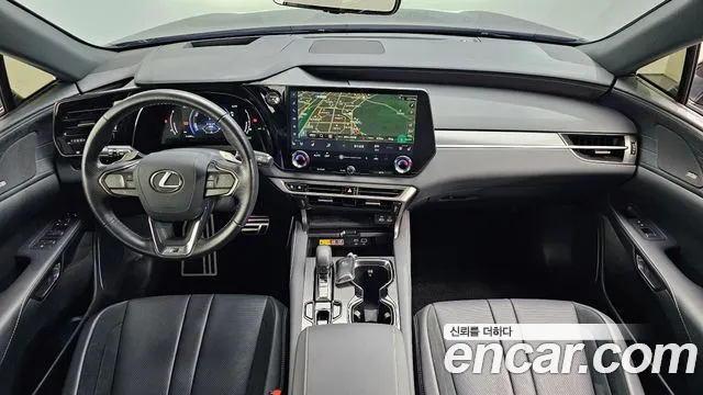 Lexus RX — интерьер