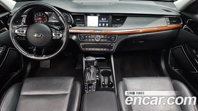 Kia K7 — интерьер