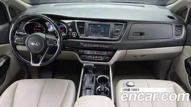Kia Carnival — интерьер
