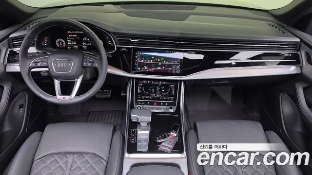 Audi Q8 — интерьер