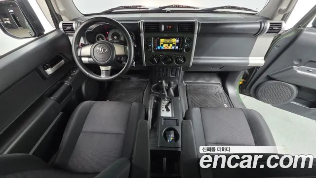 Toyota FJ Cruiser — интерьер