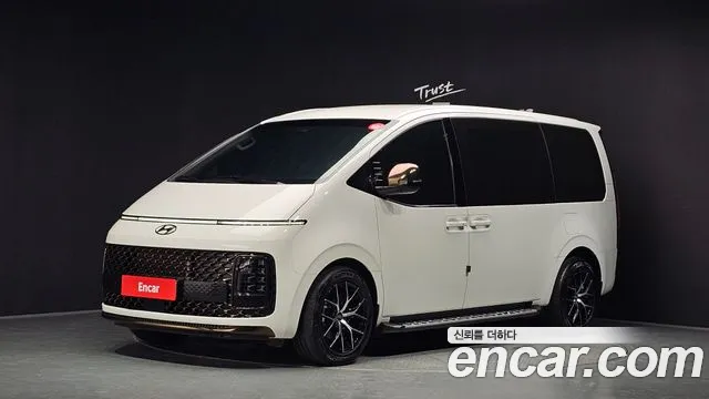 Hyundai Staria