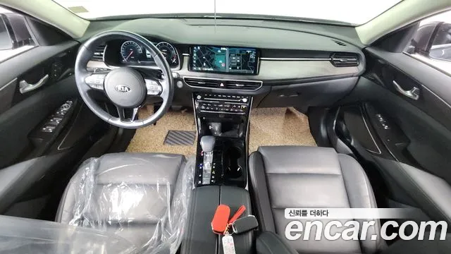 Kia K7 — интерьер