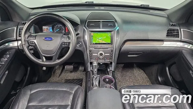 Ford Explorer — интерьер